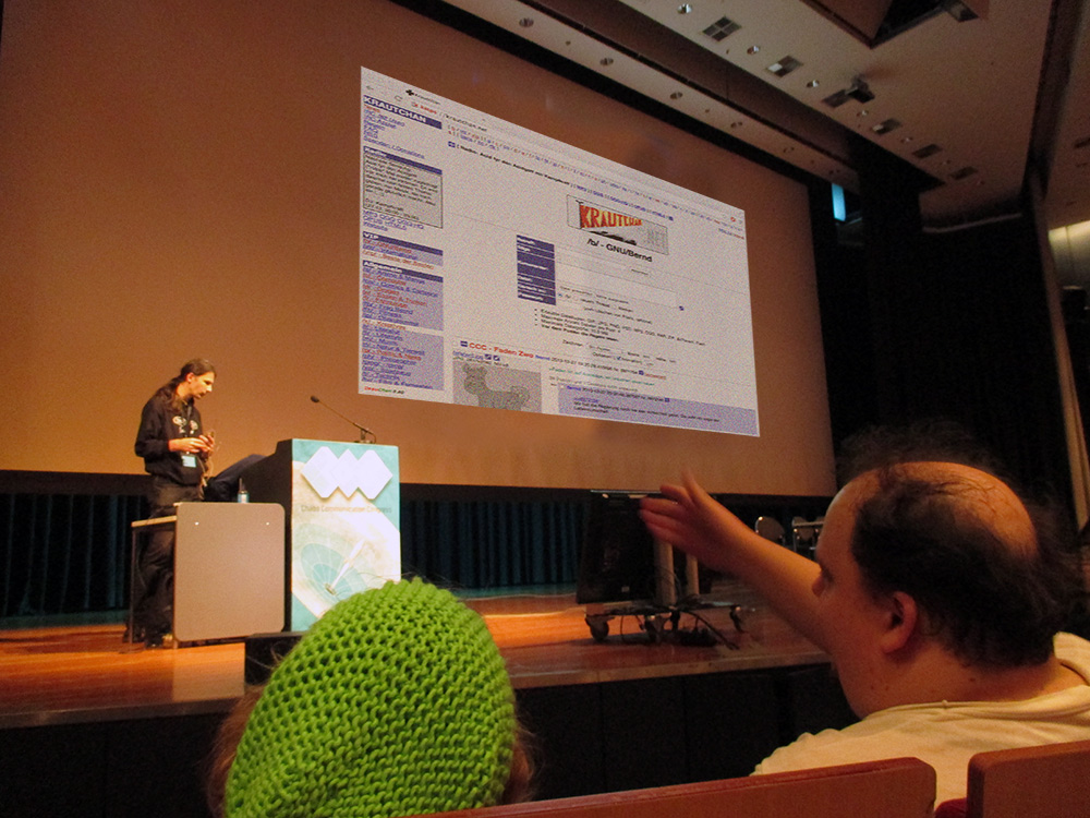 Straßenkunst im Regen